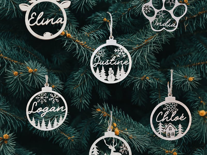 Boules de Noël en bois personnalisées