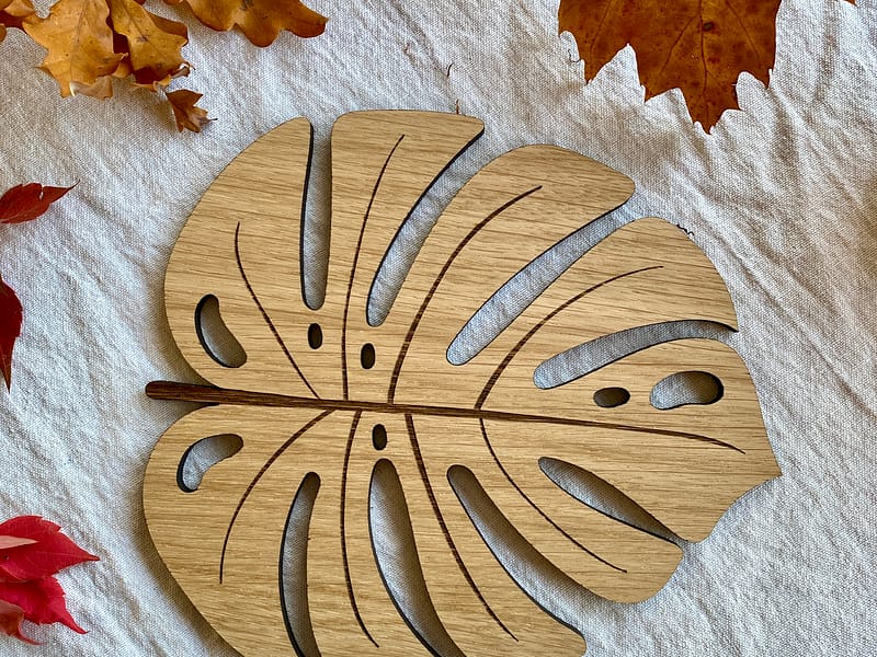 Feuille de monstera en bois