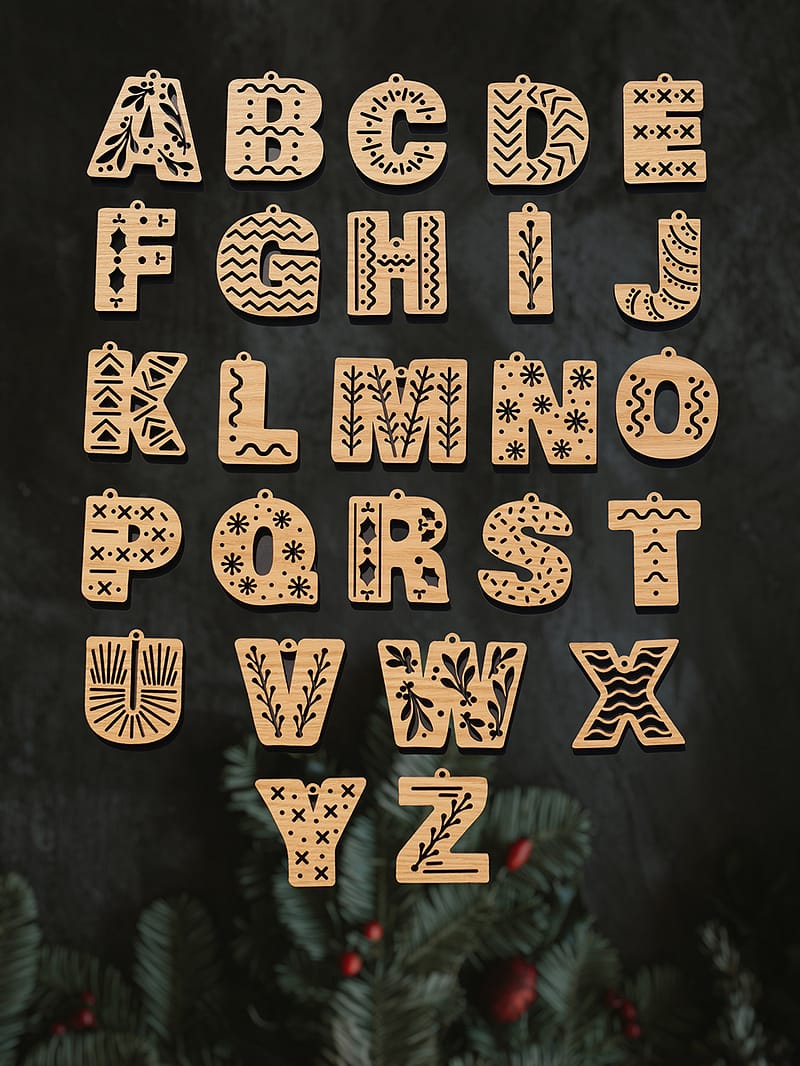 Lettres découpées en bois